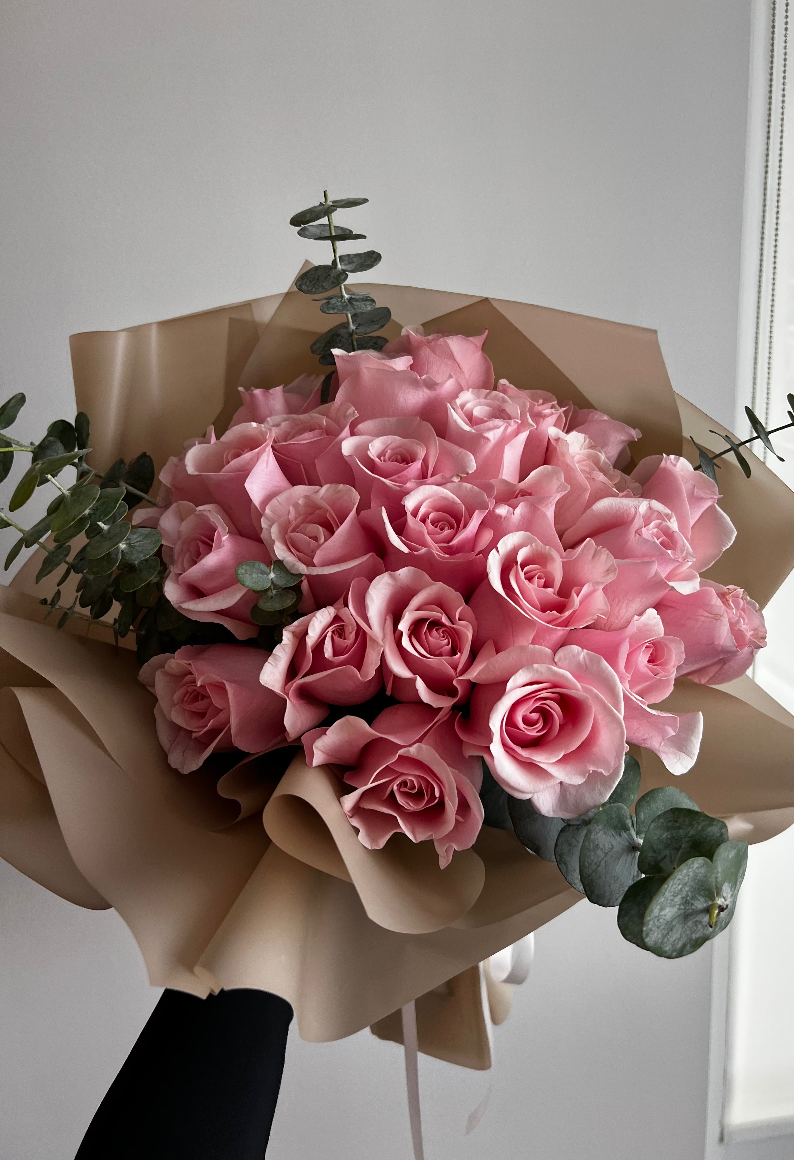 Roses & Eucalyptus - 25 Roses